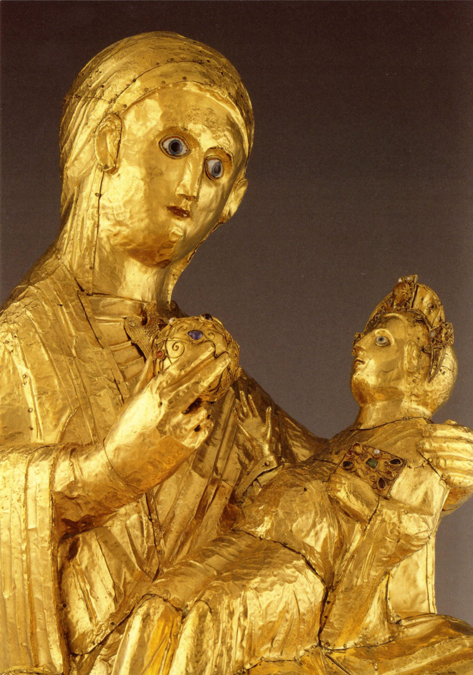 Den Gyldne Madonna fra St Maria i Köln. Kilde: Google Art